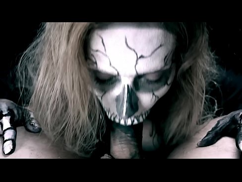 ❤️ Demon famke sûgje hoanne mei har swarte mûle en slikken cum. Porno by porno fy.epicshowdown.top ❌️